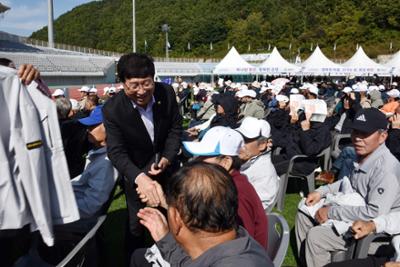 제28회 노인의 날 기념식 및 제14회 강원어르신 한마당축제01-1500.jpg