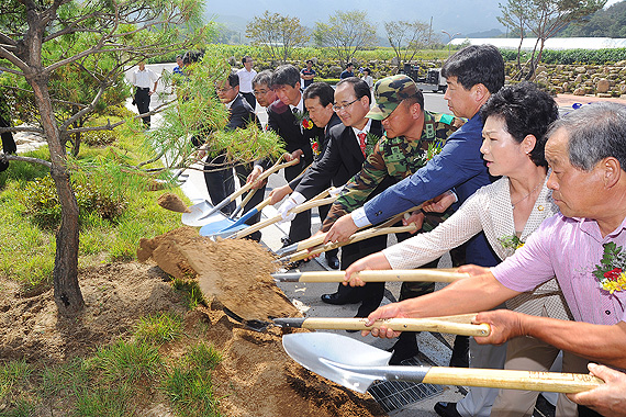 정중앙활성화센터준공식2.jpg