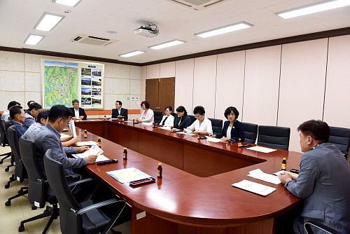 학교운영위원회 위원장 회의 참석