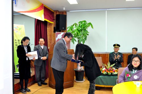 한전초등학교졸업식3.jpg